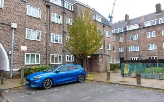 3 Bed Flat, Wandle Way, SW18